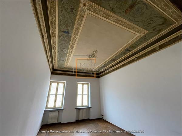 BERGAMO Centralissimo di pregio