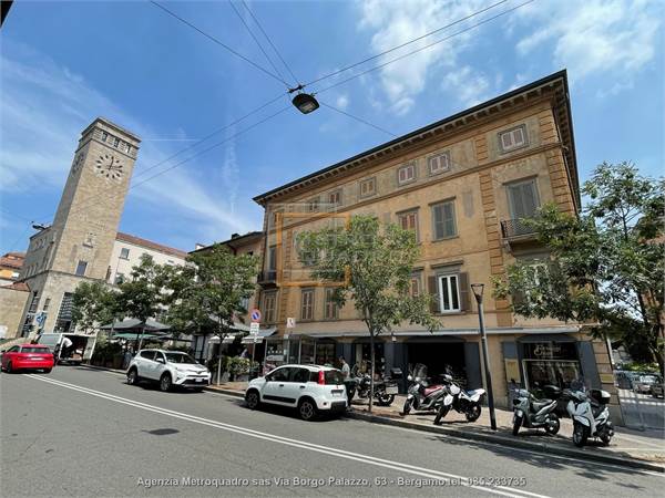 BERGAMO Centralissimo di pregio